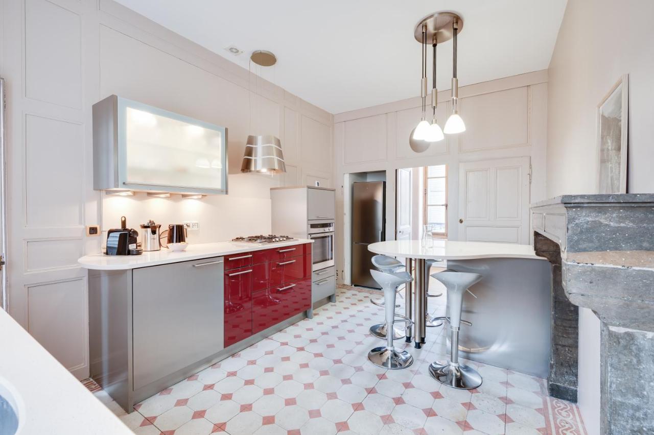 Grand Appartement 8 Personnes Terrasse Privative Hyper Centre Calme Лон-ле-Сонье Экстерьер фото