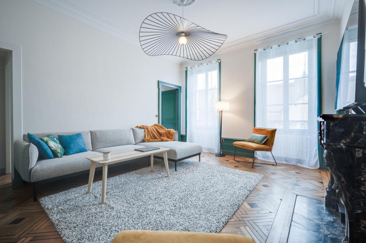 Grand Appartement 8 Personnes Terrasse Privative Hyper Centre Calme Лон-ле-Сонье Экстерьер фото